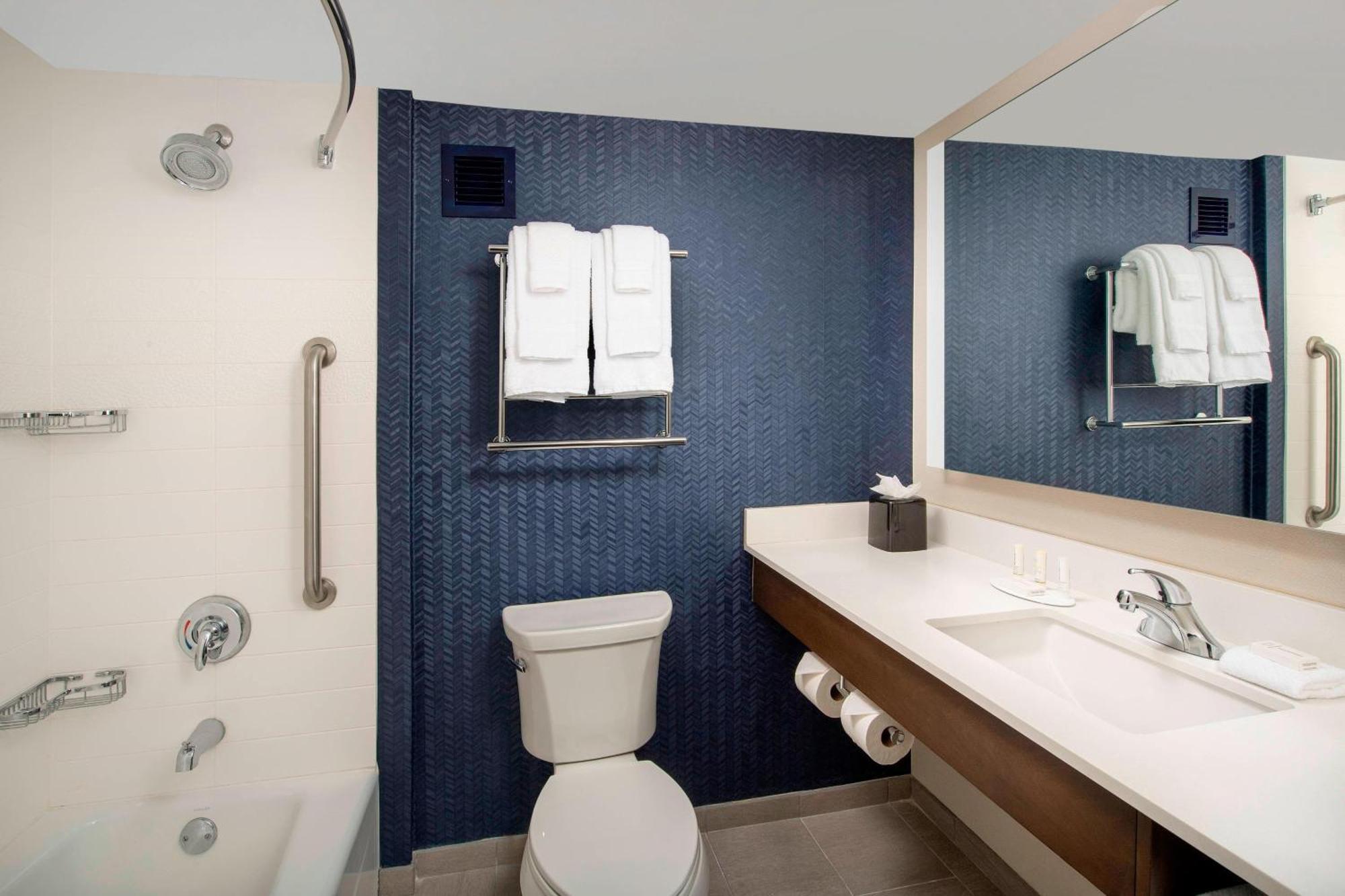 Fairfield Inn & Suites By Marriott Alexandria West/Mark Center Eksteriør billede