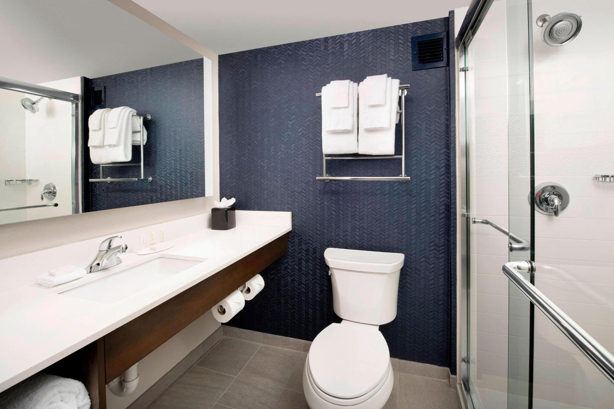 Fairfield Inn & Suites By Marriott Alexandria West/Mark Center Eksteriør billede