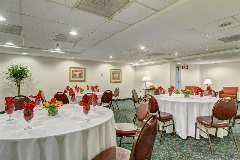 Fairfield Inn & Suites By Marriott Alexandria West/Mark Center Eksteriør billede